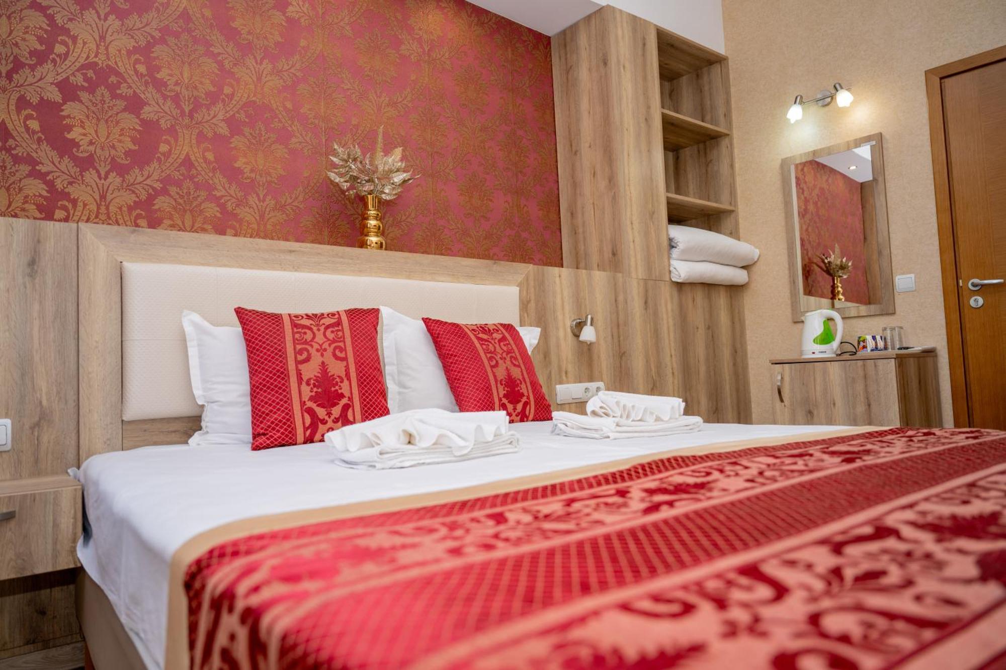 Lucky Hotel ヴェリコ・タルノヴォ エクステリア 写真
